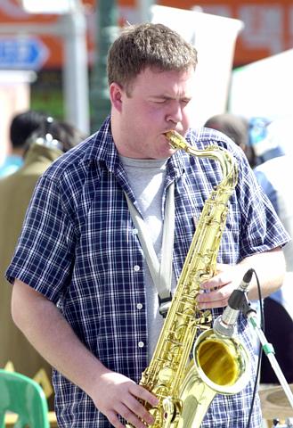 Dabang_Saxomaphonist_Closeup